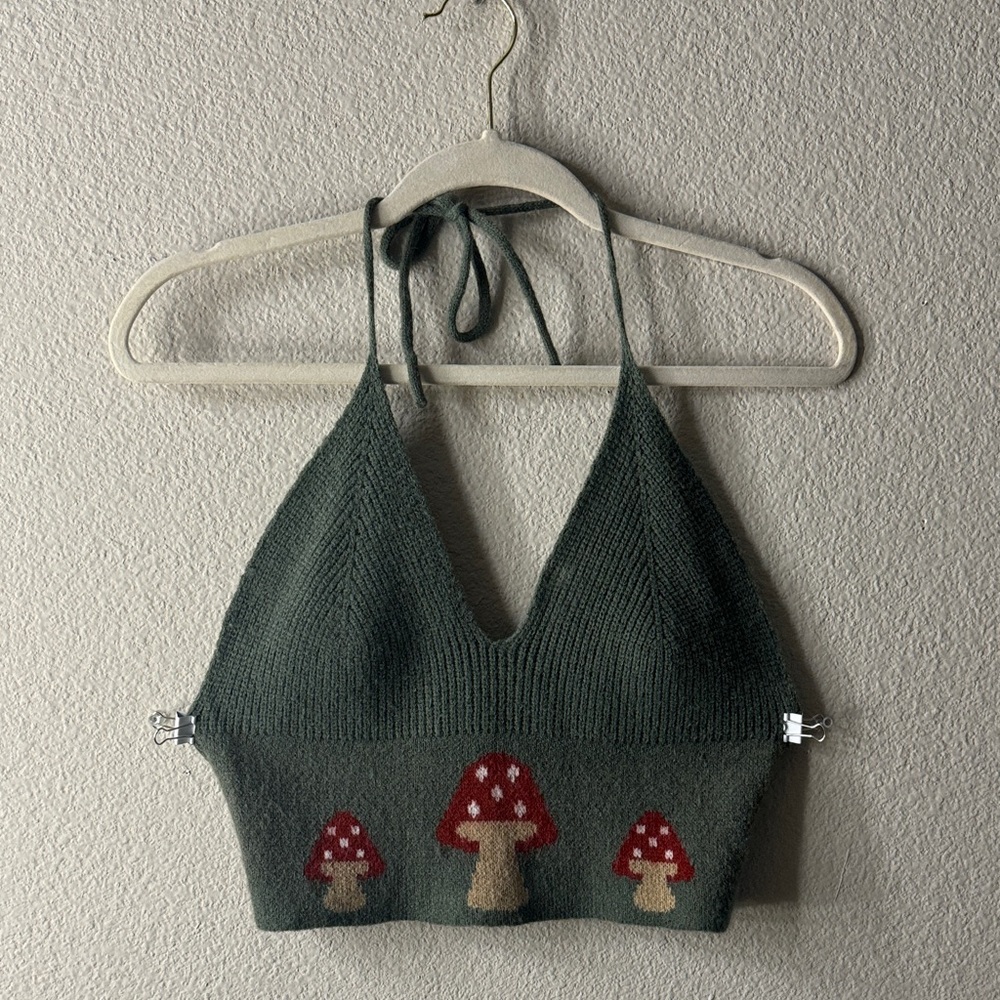 ROMWE Green Halter Crop Top with Red Mushroom Appliqué